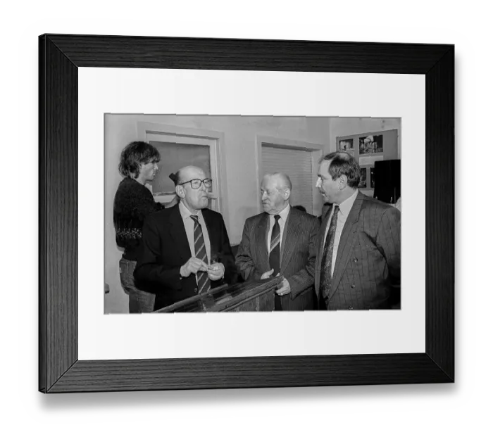 Framed Print : Germany, Berlin, 29 October 1990 Framed Print : Germany, Berlin, 29 October 1990
