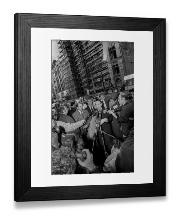 Framed Print : Germany, Berlin, 29.10.1990, Topping-out ceremony of the New Synagogue Berlin in Oranienburger Strasse