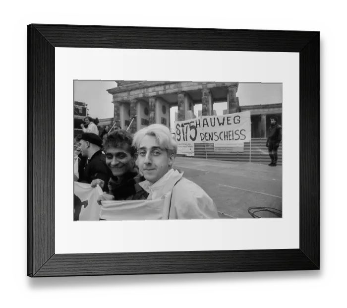 Framed Print : Germany, Berlin, 27 October 1990 Framed Print : Germany, Berlin, 27 October 1990