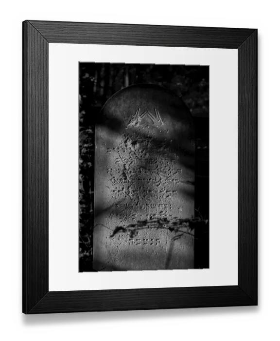 Framed Print : GDR, Berlin, 25.10.1987, Jewish cemetery Weissensee Framed Print : GDR, Berlin, 25.10.1987, Jewish cemetery Weissensee