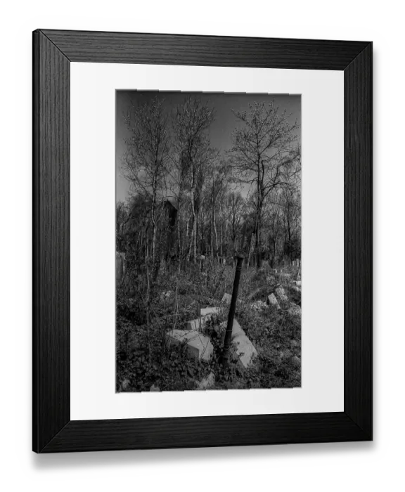 Framed Print : GDR, Berlin, 25.10.1987, Jewish cemetery Weissensee Framed Print : GDR, Berlin, 25.10.1987, Jewish cemetery Weissensee