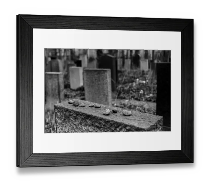 Framed Print : GDR, Berlin, 09.02.1987, Jewish cemetery Weissensee