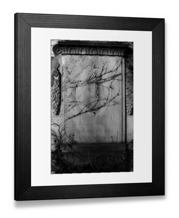 Framed Print : GDR, Berlin, 03.02.1987, Jewish cemetery Weissensee