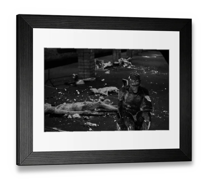 Framed Print : GDR, Berlin, 17.6.1990, Oranienburger Strasse S-Bahn station