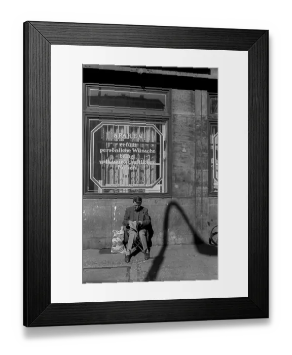 Framed Print : GDR, Berlin, 25 May 1990, queuing for applications for monetary union