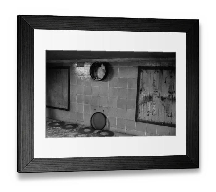 Framed Print : GDR, Berlin, 29 May 1990, Weinmeisterstrasse underground station (U8)