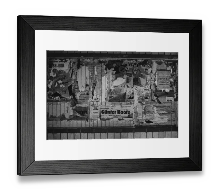 Framed Print : GDR, Berlin, 29 May 1990, Stadtmitte underground station (now U6)