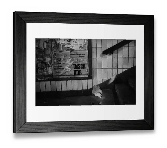 Framed Print : GDR, Berlin, 29 May 1990, Stadtmitte underground station (now U6)