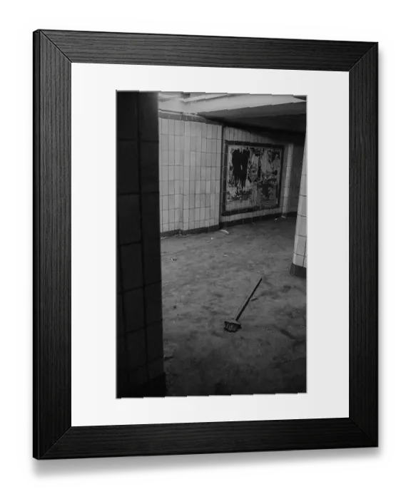 Framed Print : GDR, Berlin, 29 May 1990, Stadtmitte underground station (now U6) Framed Print : GDR, Berlin, 29 May 1990, Stadtmitte underground station (now U6)