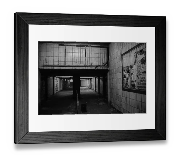 Framed Print : GDR, Berlin, 29 May 1990, Stadtmitte underground station (now U6) Framed Print : GDR, Berlin, 29 May 1990, Stadtmitte underground station (now U6)