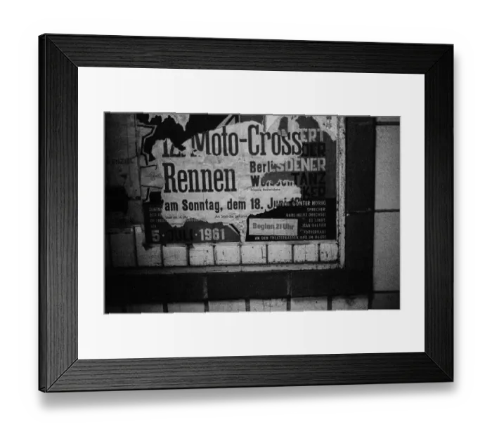 Framed Print : GDR, Berlin, 29 May 1990, Stadtmitte underground station (now U6)