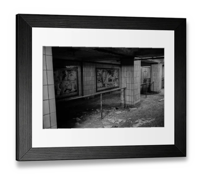 Framed Print : GDR, Berlin, 29 May 1990, Stadtmitte underground station (now U6)