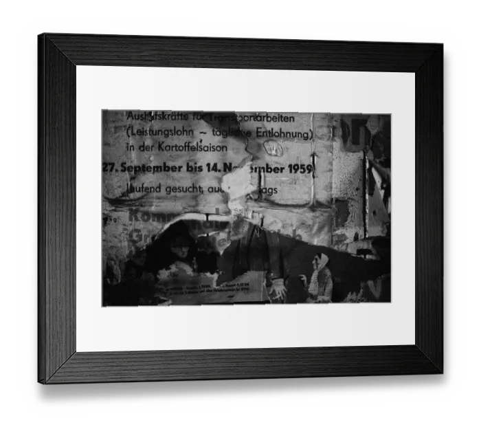 Framed Print : GDR, Berlin, 29 May 1990, Stadtmitte underground station (now U6)