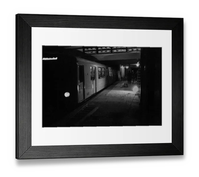 Framed Print : GDR, Berlin, 29 May 1990, underground station Oranienburger Tor (U6)