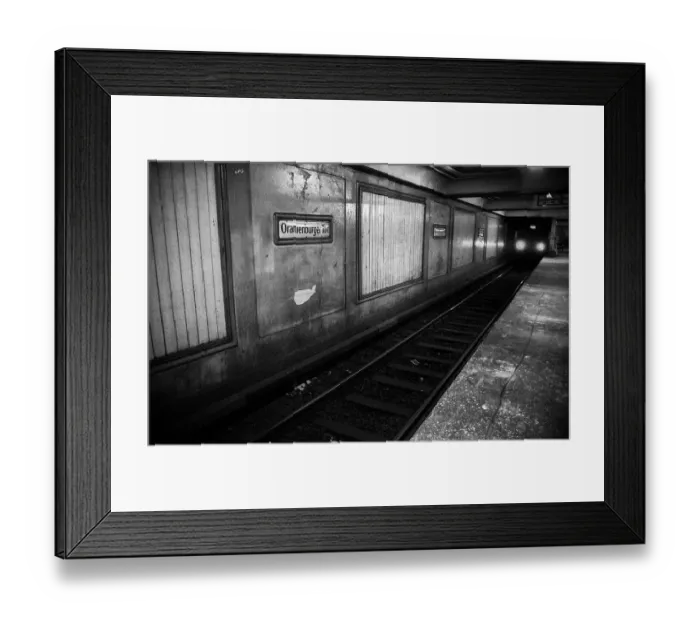 Framed Print : GDR, Berlin, 29 May 1990, Oranienburger Tor underground station (U6) Framed Print : GDR, Berlin, 29 May 1990, Oranienburger Tor underground station (U6)