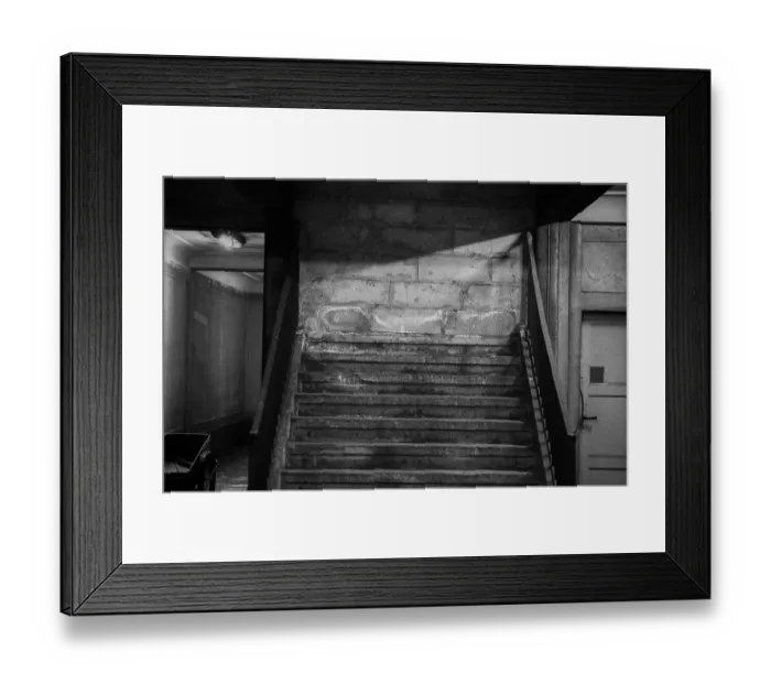 Framed Print : GDR, Berlin, 29 May 1990, Oranienburger Tor underground station (U6)