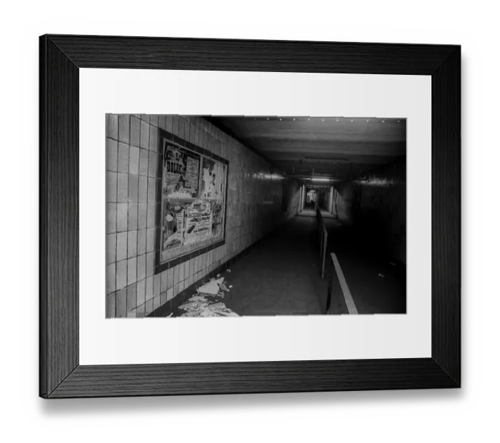 Framed Print : GDR, Berlin, 29 May 1990, Stadtmitte underground station (U6)