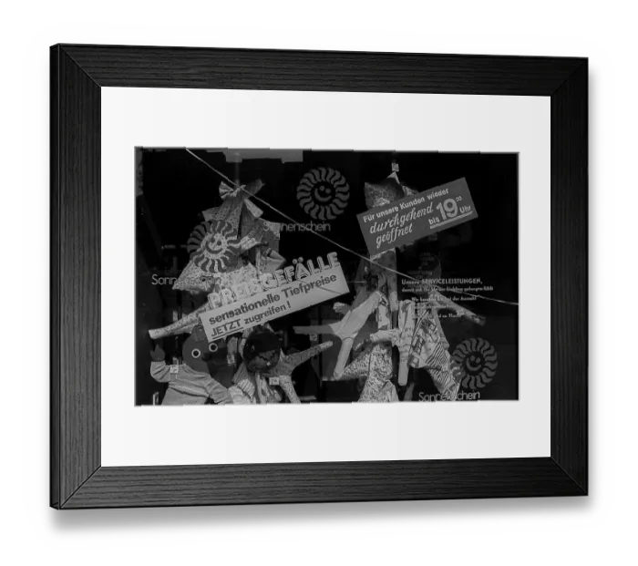 Framed Print : GDR, Berlin, 31.05.1990, window dressing