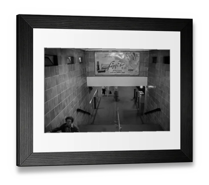 Framed Print : GDR, Berlin, 03.06.1990, underground station Rosenthaler Platz (U8) Framed Print : GDR, Berlin, 03.06.1990, underground station Rosenthaler Platz (U8)