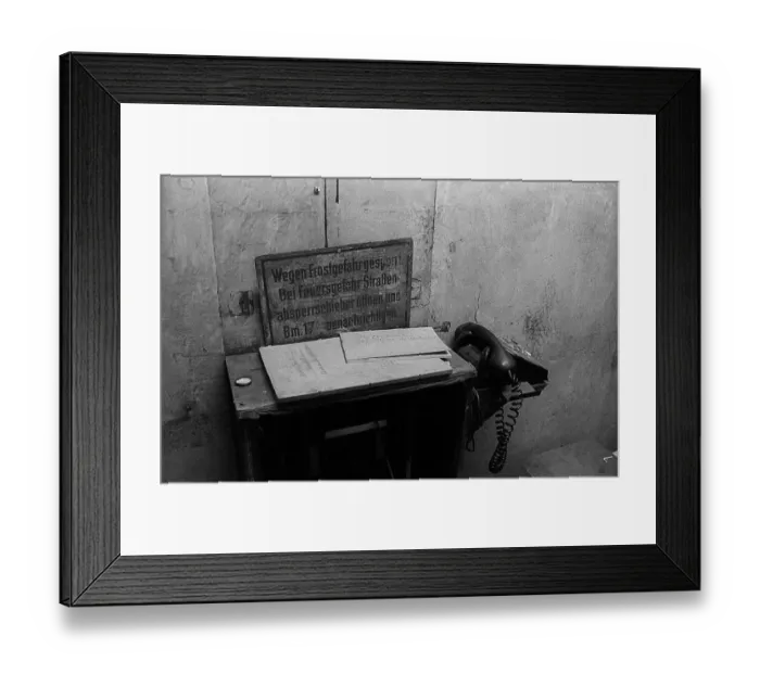 Framed Print : GDR, Berlin, 12.06.1990, underground station Stadion der Weltjugend