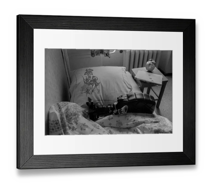 Framed Print : GDR, Berlin, 14.06.1990, Sleeping camera Framed Print : GDR, Berlin, 14.06.1990, Sleeping camera