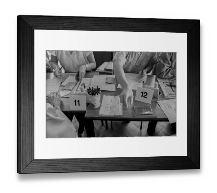 Framed Print : GDR, Berlin, 15 June 1990, Applying for monetary union