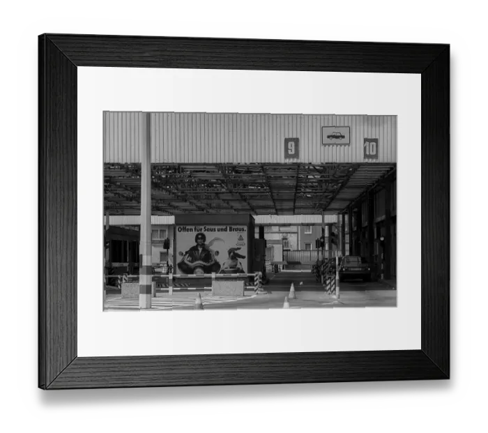 Framed Print : GDR, Berlin, 21 June 1990, GDR checkpoint at the Check Point Charlie border crossing Framed Print : GDR, Berlin, 21 June 1990, GDR checkpoint at the Check Point Charlie border crossing