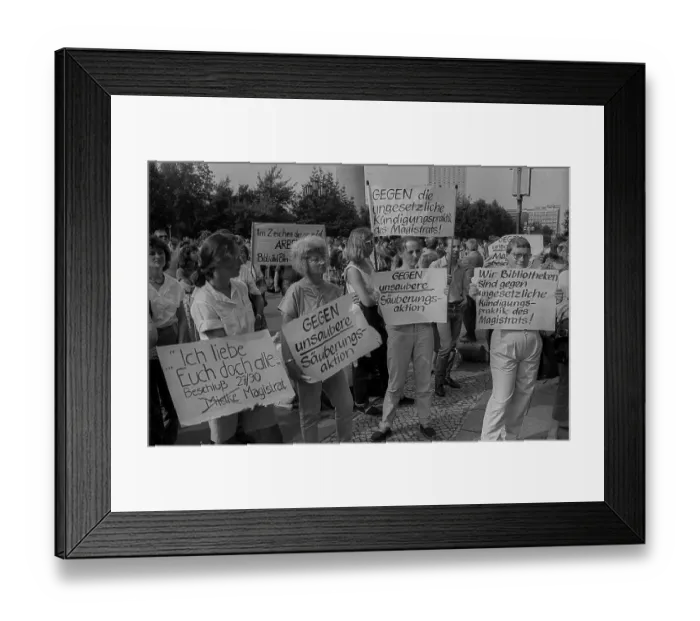 Framed Print : GDR, Berlin, 25.06.1990