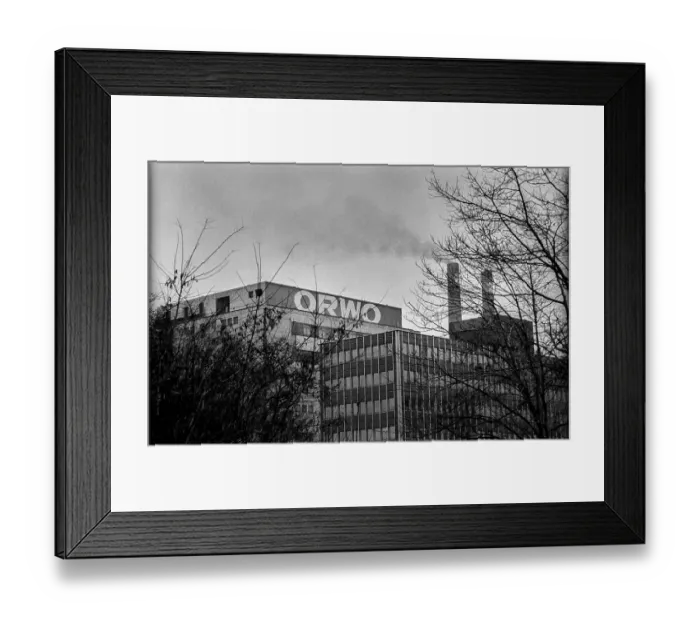 Framed Print : Germany, Wolfen, 21.12.1994, Filmfabrik ORWO (Original Wolfen) Framed Print : Germany, Wolfen, 21.12.1994, Filmfabrik ORWO (Original Wolfen)