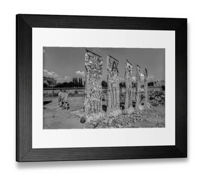 Framed Print : Germany, Berlin, 27.07.1991, Remains of the Wall at the Spreebogen