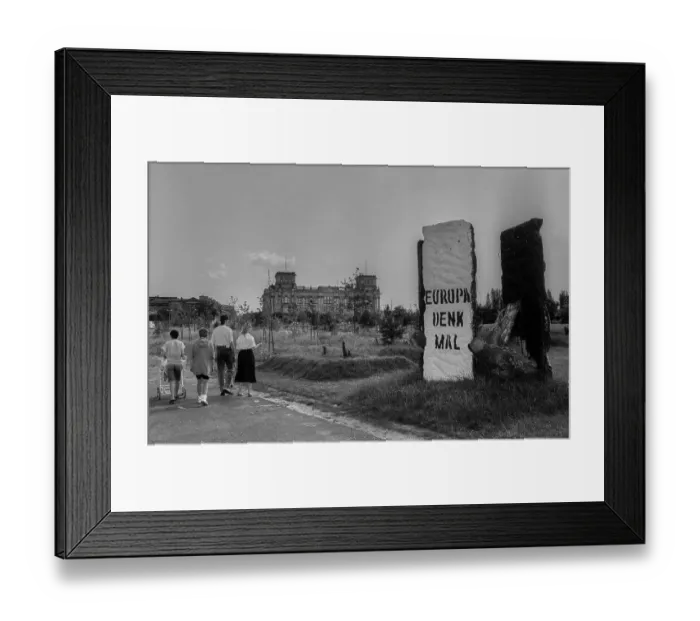 Framed Print : Germany, Berlin, 26 July 1991, Parliament of Trees on the Spreebogen opposite the Reichstag