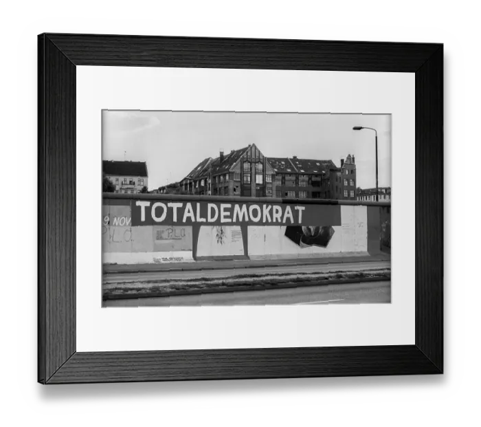 Framed Print : Germany, Berlin, 13.08.1991, East Side Galerie