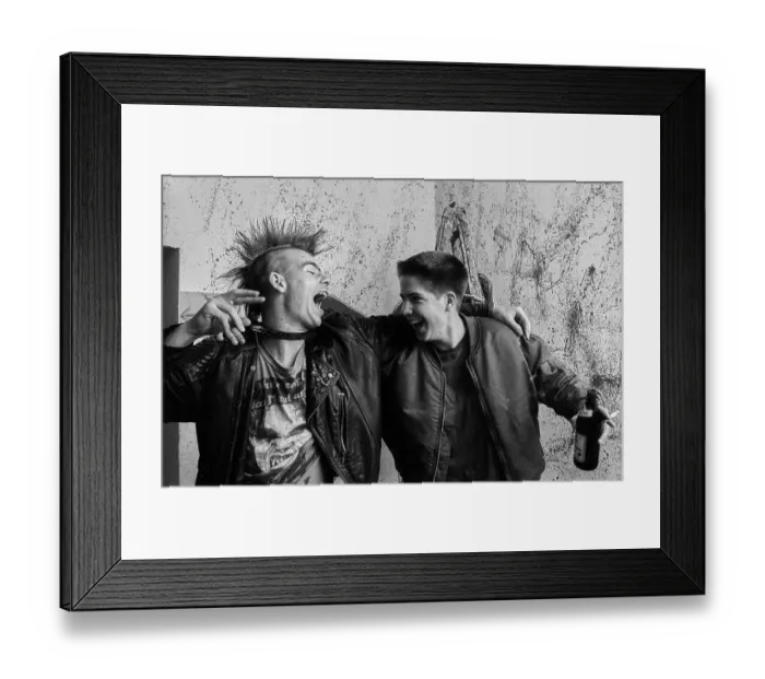Framed Print : Germany, Berlin, 06.09.1991, Punks at KDW