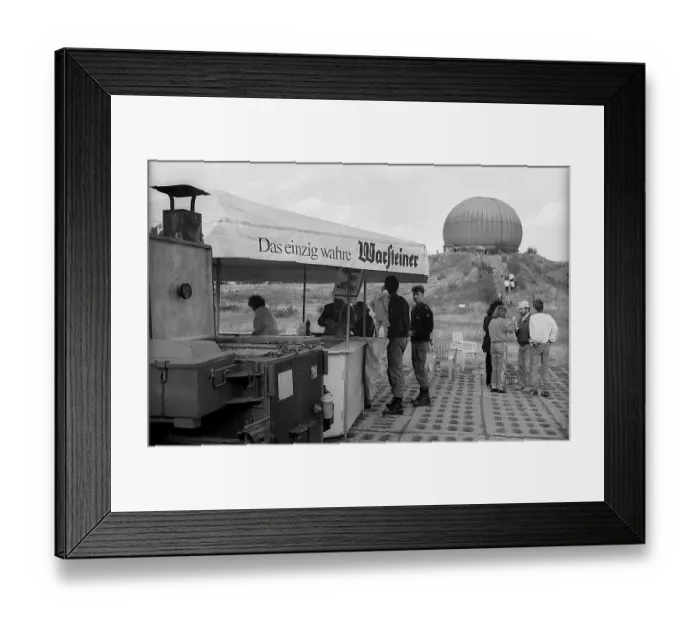 Framed Print : Germany, Osterne, 12.11.1991, Open day in a former missile site of the NVA (now Bundeswehr)