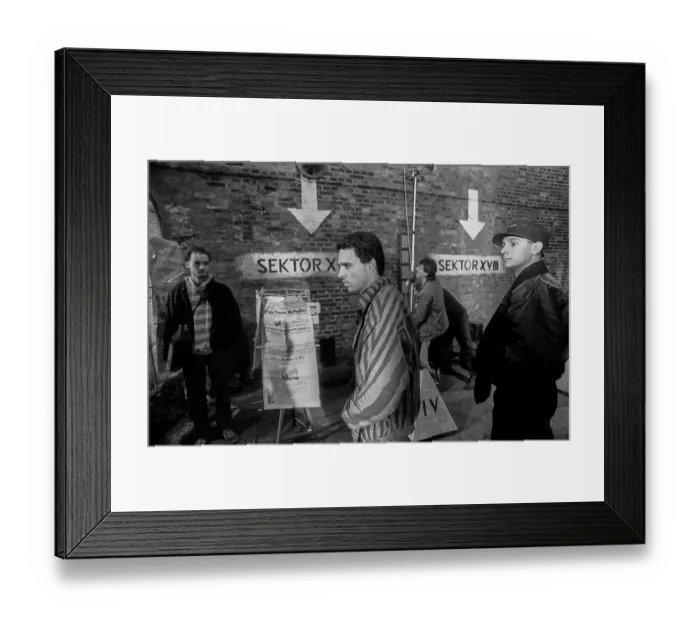 Framed Print : Germany, Berlin, 18.10.1991, shooting of the film The Visitor