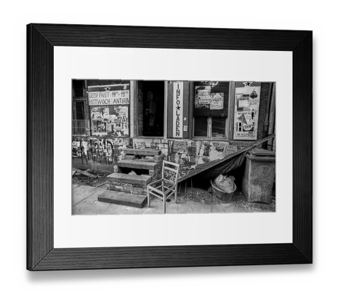 Framed Print : Germany, Berlin, 17 October 1991 Framed Print : Germany, Berlin, 17 October 1991