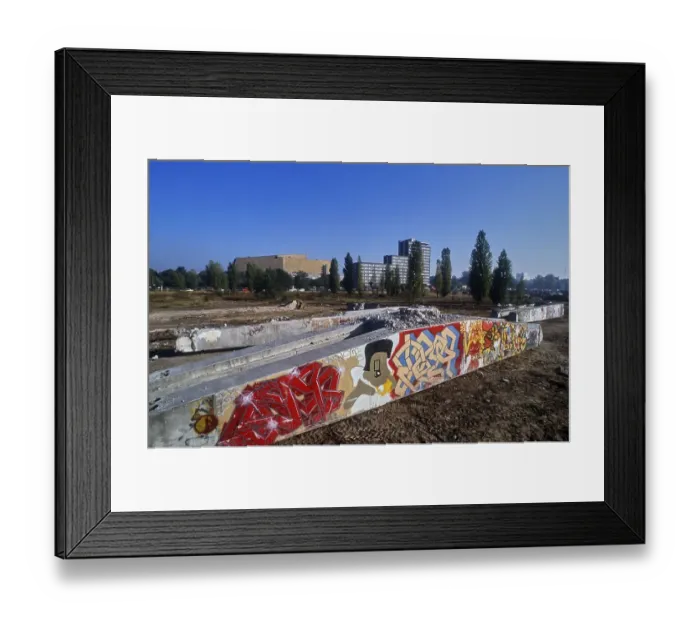 Framed Print : Germany, Berlin, 20.10.1991, Potsdamer Platz with concrete remains Framed Print : Germany, Berlin, 20.10.1991, Potsdamer Platz with concrete remains