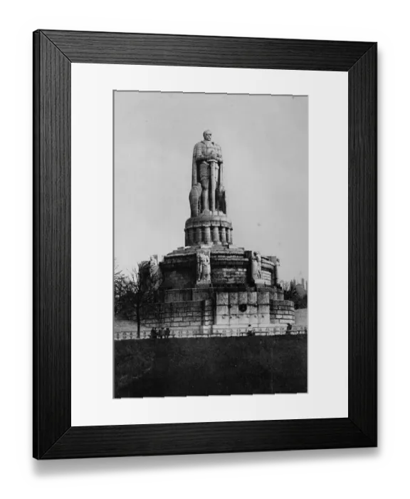 Framed Print : Bismarck monument in Hamburg, Germany