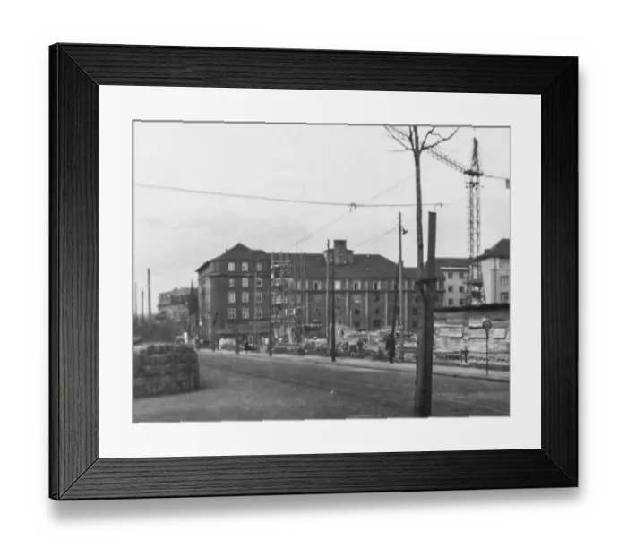 Framed Print : Reconstruction in Dresden city centre Framed Print : Reconstruction in Dresden city centre