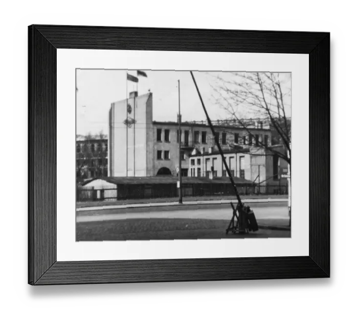 Framed Print : Post-war temporary buildings during reconstruction in Johannstadt