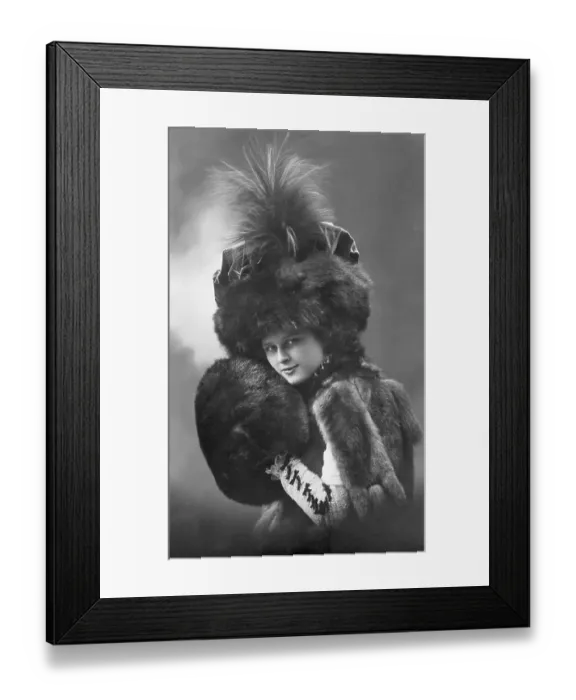 Framed Print : Historic fashion photograph, female model Framed Print : Historic fashion photograph, female model