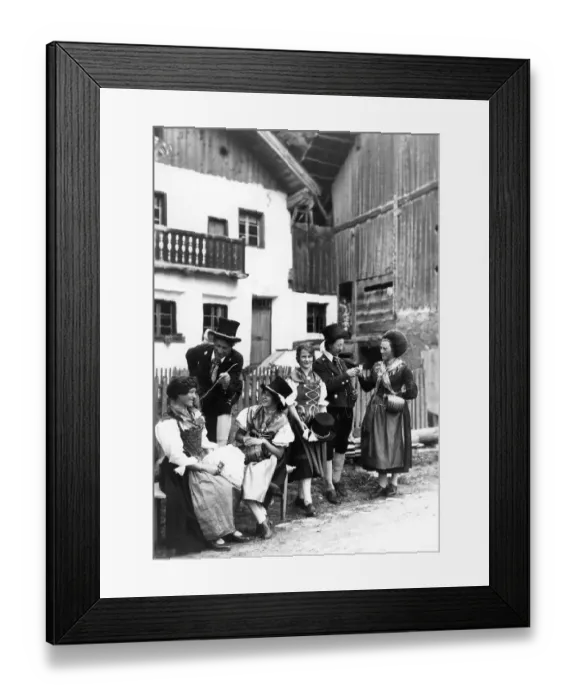 Framed Print : Historic photograph, people flirting in Bavaria