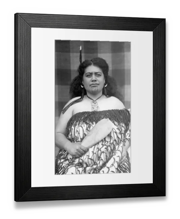 Framed Print : Historic photograph, Maori woman, around 1920