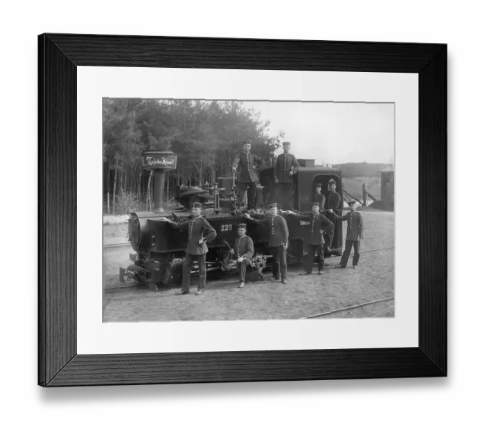 Framed Print : Historic photograph, railway workmen during the First World War