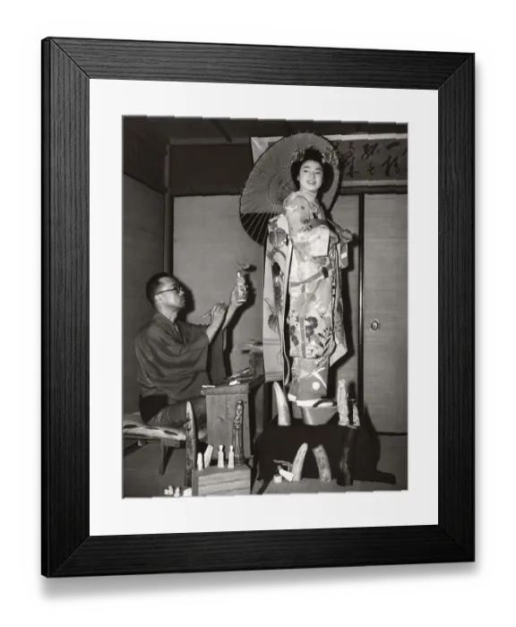 Framed Print : Historic photograph, geisha posing, around 1928