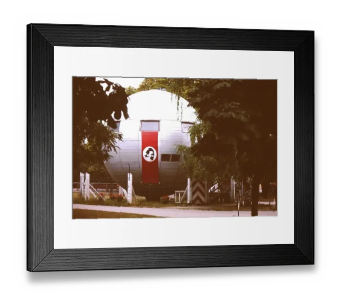 Framed Print : Kugelmugel in the Vienna Prater Framed Print : Kugelmugel in the Vienna Prater