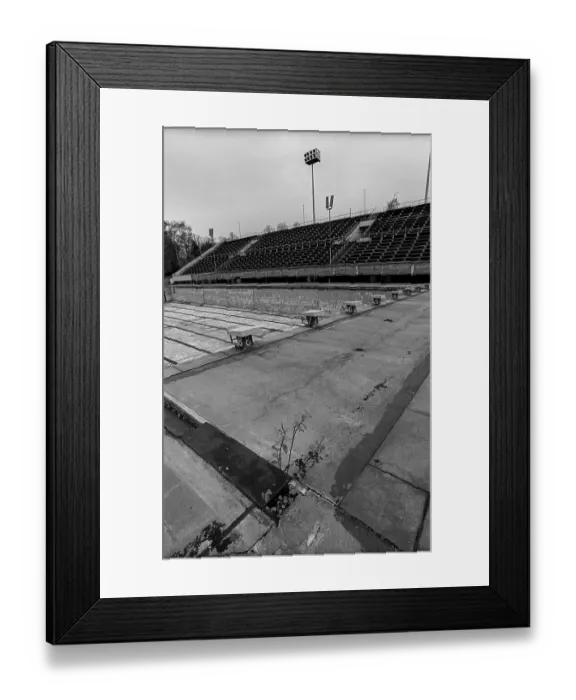 Framed Print : Germany, Berlin, 16.11.1991, Friesenstadion (swimming stadium) in decay Framed Print : Germany, Berlin, 16.11.1991, Friesenstadion (swimming stadium) in decay