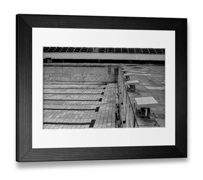 Framed Print : Germany, Berlin, 16.11.1991, Friesenstadion (swimming stadium) in decay Framed Print : Germany, Berlin, 16.11.1991, Friesenstadion (swimming stadium) in decay