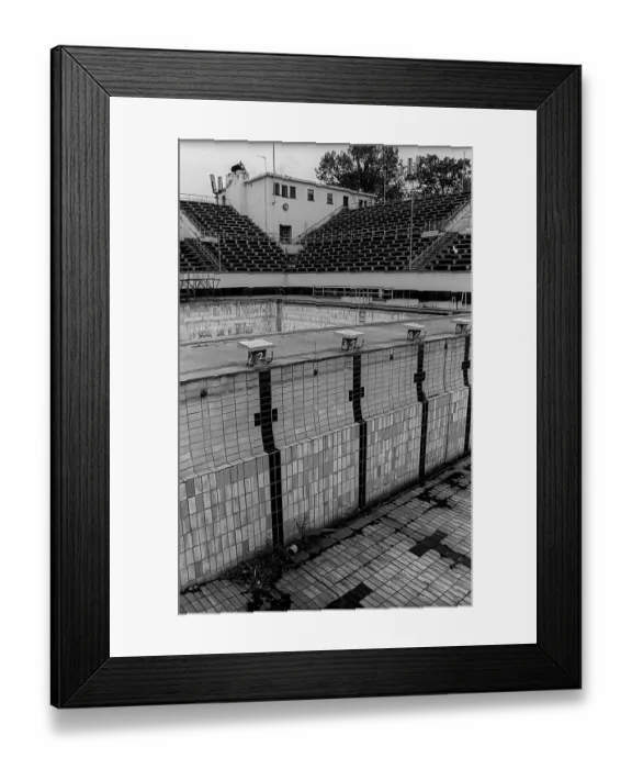 Framed Print : Germany, Berlin, 16.11.1991, Friesenstadion (swimming stadium) in decay