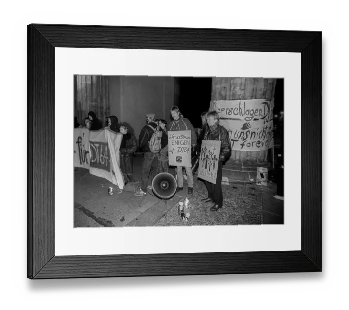 Framed Print : Germany, Berlin, 26 November 1991 Framed Print : Germany, Berlin, 26 November 1991